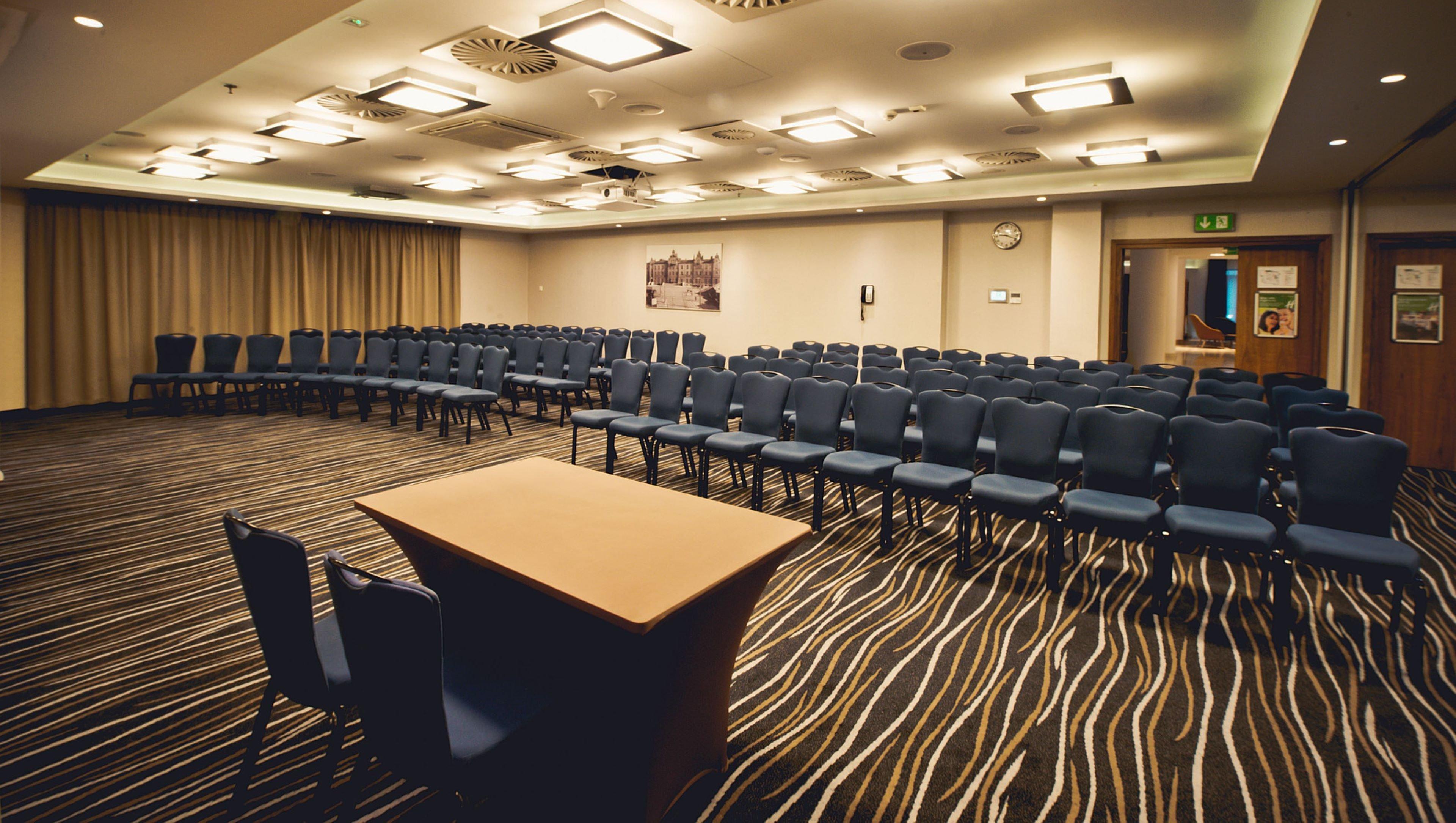 Holiday Inn Lodz By Ihg Bagian luar foto